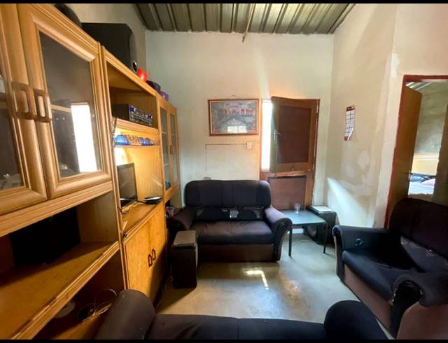 2 BEDROOM HOUSE FOR SALE IN VLAKFONTEIN